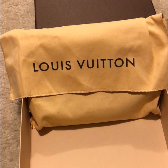 Crossbody - Picture 3 of 7